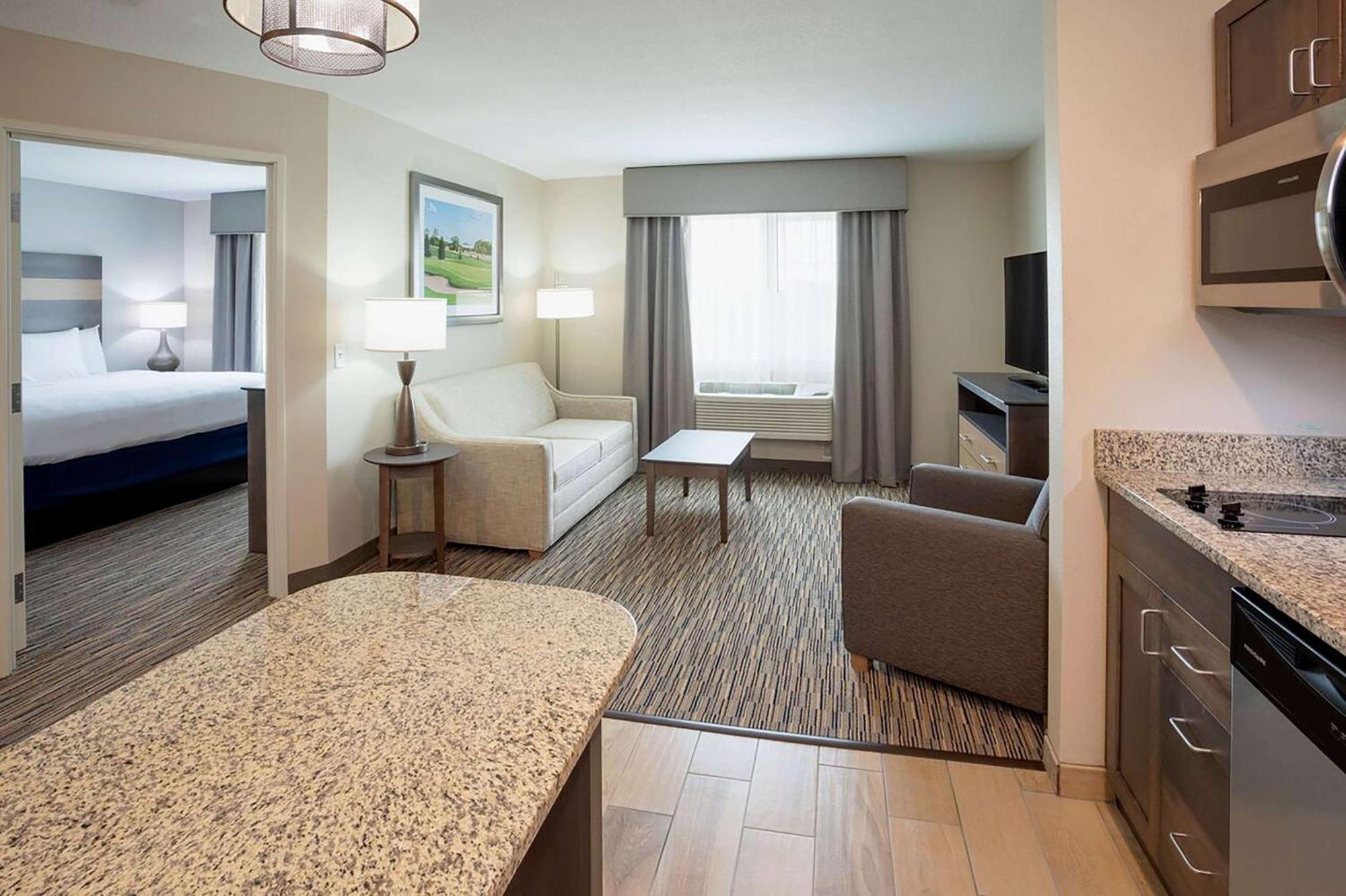 Little Crow Resort & Conference, Trademark By Wyndham Spicer エクステリア 写真