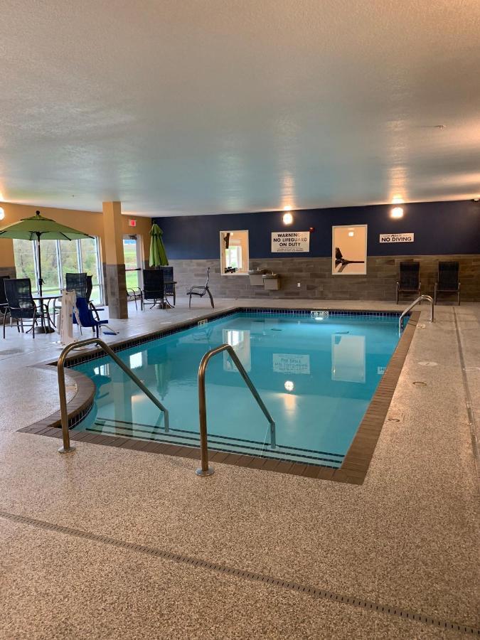 Little Crow Resort & Conference, Trademark By Wyndham Spicer エクステリア 写真