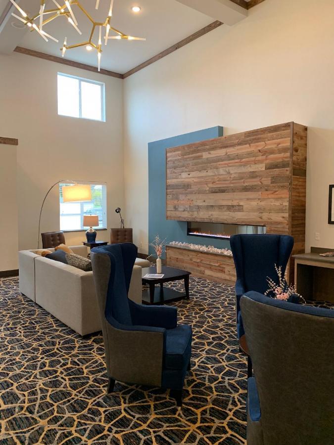 Little Crow Resort & Conference, Trademark By Wyndham Spicer エクステリア 写真